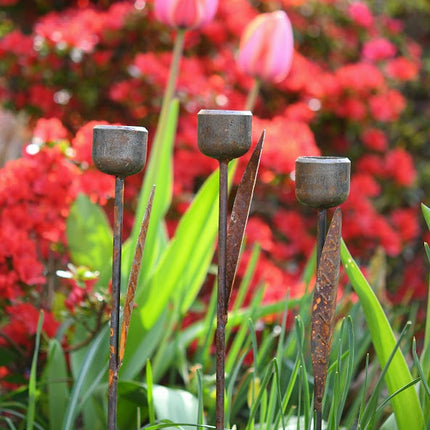 Rusty Metal Tulip