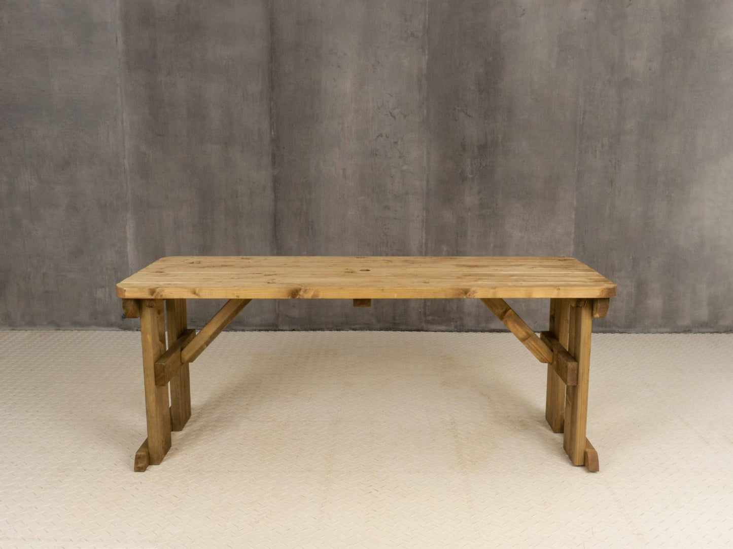 Hollies Rounded Wooden Garden Table, Outdoor Picnic Dining Desk - Rustic Finish