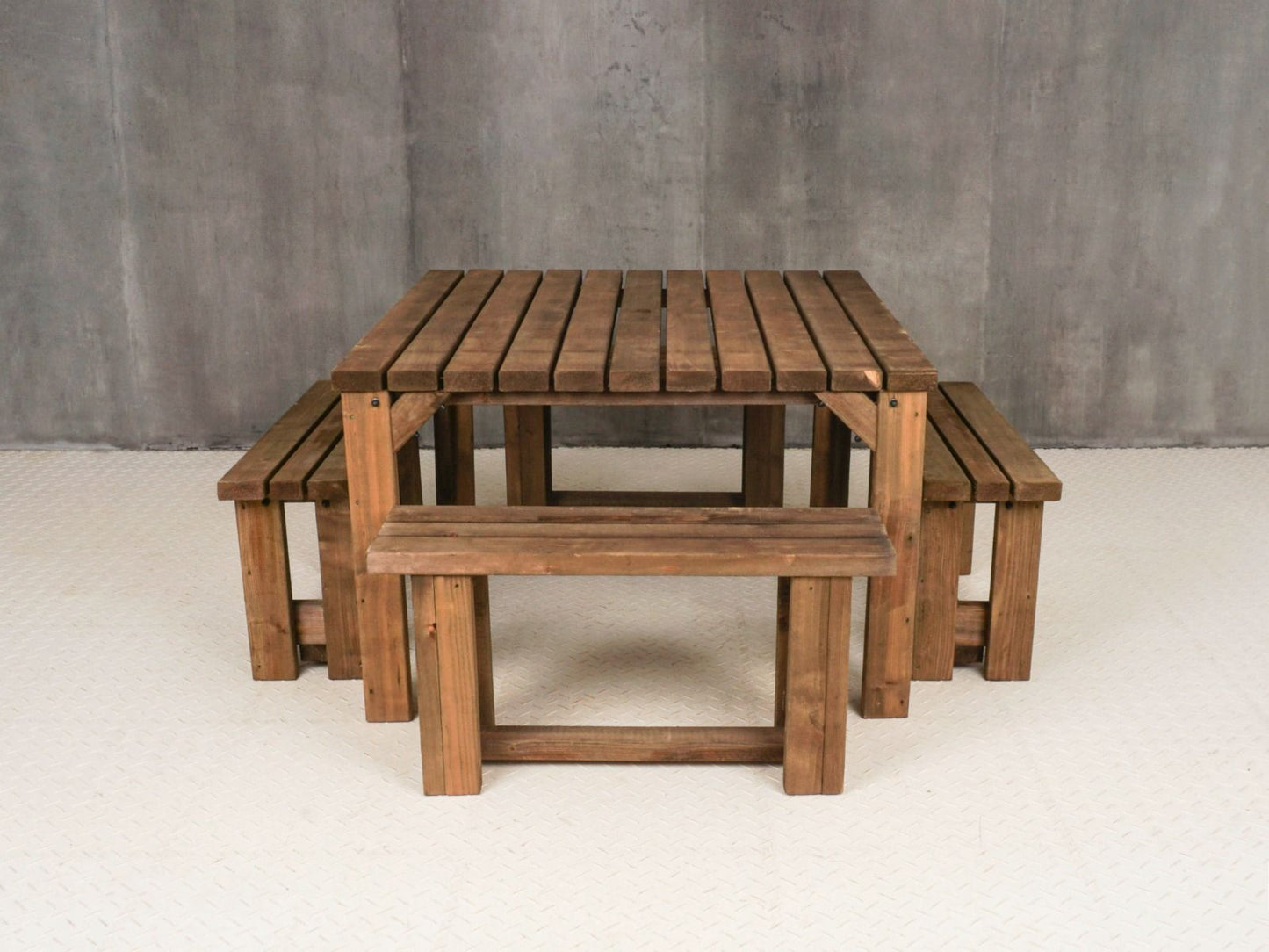 QUADRUM Picnic Table With 4 Benches - Rustic Finish