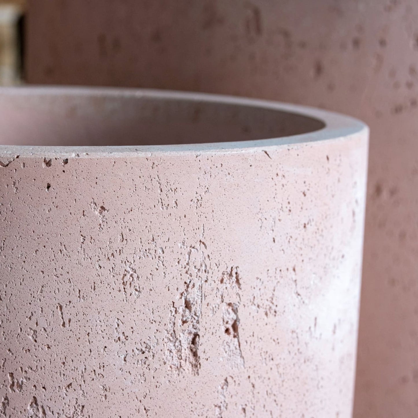 Aurella | Blushstone – 100cm XXL Concrete Cylinder Planter – 621L Round Plant Pot