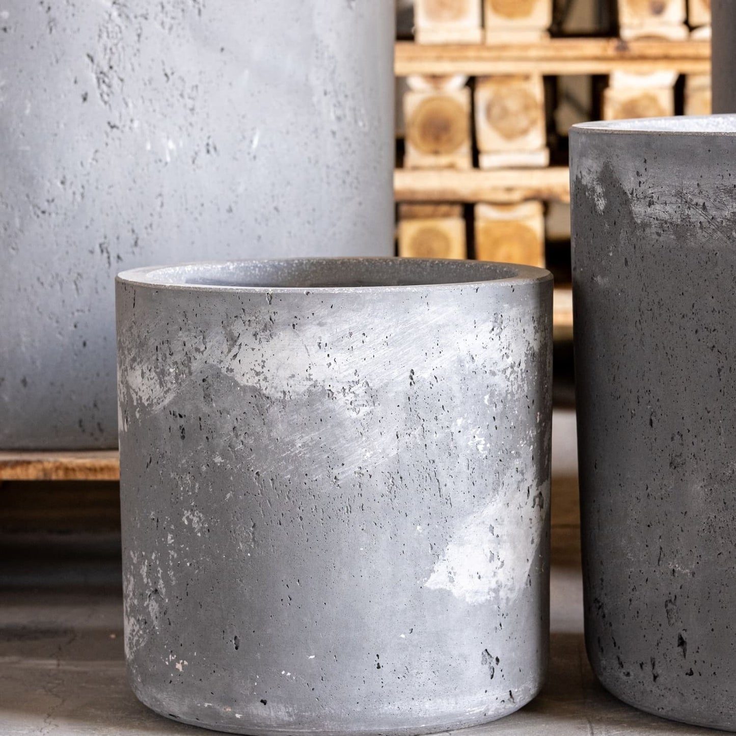 Aurella | Onyx Dusk – 70cm Extra Large Concrete Cylinder Planter – 199L Round Plant Pot