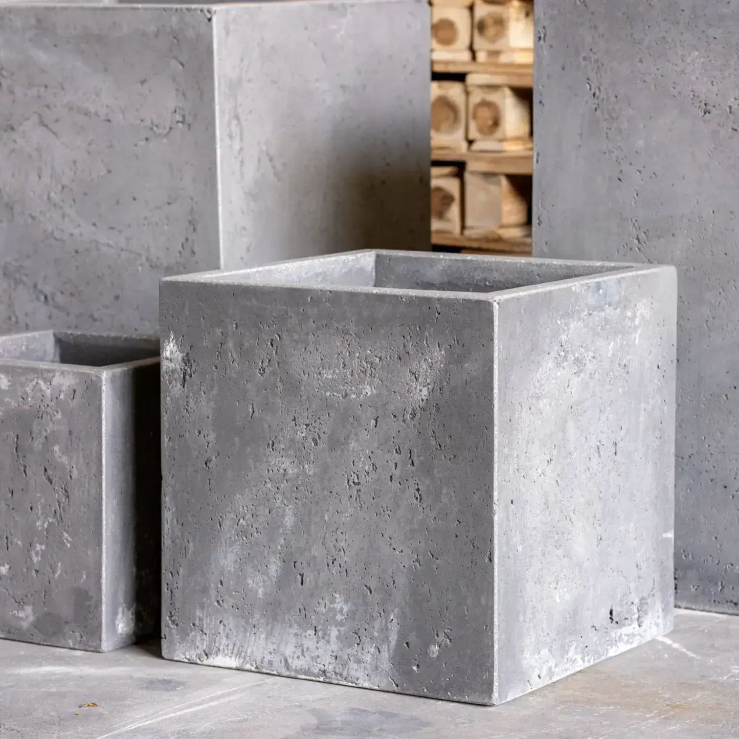 Cubrosa | Onyx Dusk – 30cm Medium Concrete Square Planter – 14L Cube Plant Pot
