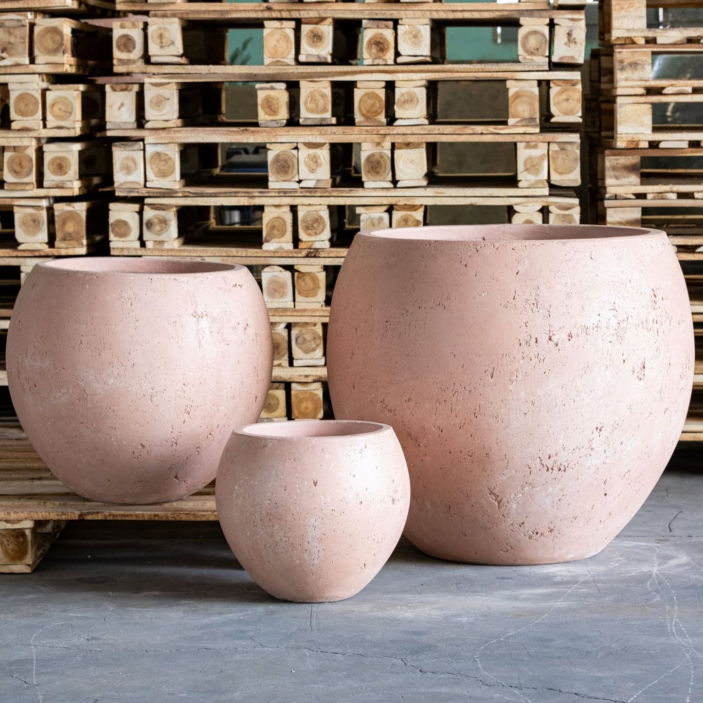 Orbello | Blushstone – 55cm Extra Large Concrete Sphere Planter – 82L Round Plant Pot