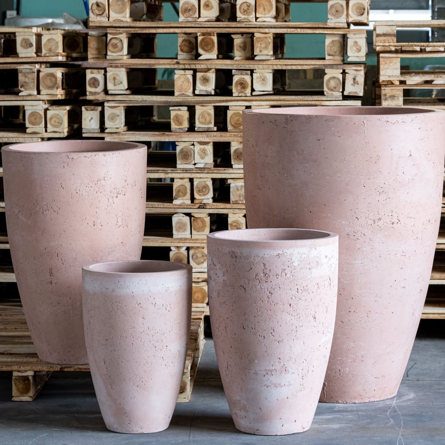 Vessara | Blushstone – 62cm Extra Large Tall Concrete Planter – 32L Decorative Vase Pot
