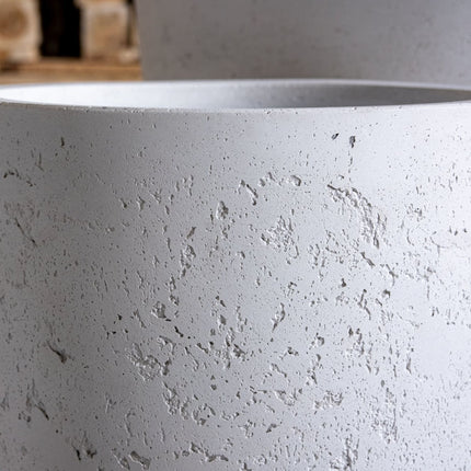 Vessara | White Mist – 62cm Extra Large Tall Concrete Planter – 31L Vase-Style Plant Pot